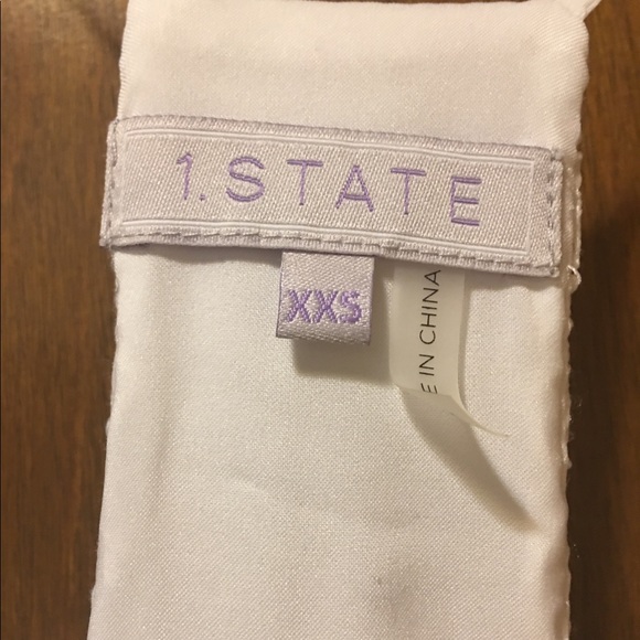 White lace dress - Picture 4 of 8